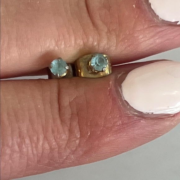 None Jewelry - Elegant Gold and Blue Stone Earrings